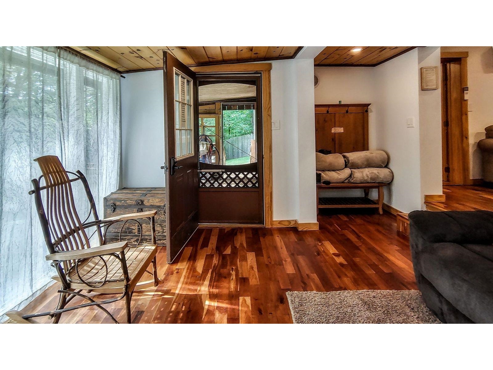 1229 Mason Hill North