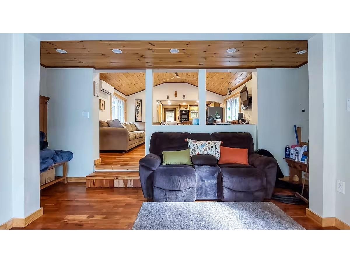 1229 Mason North