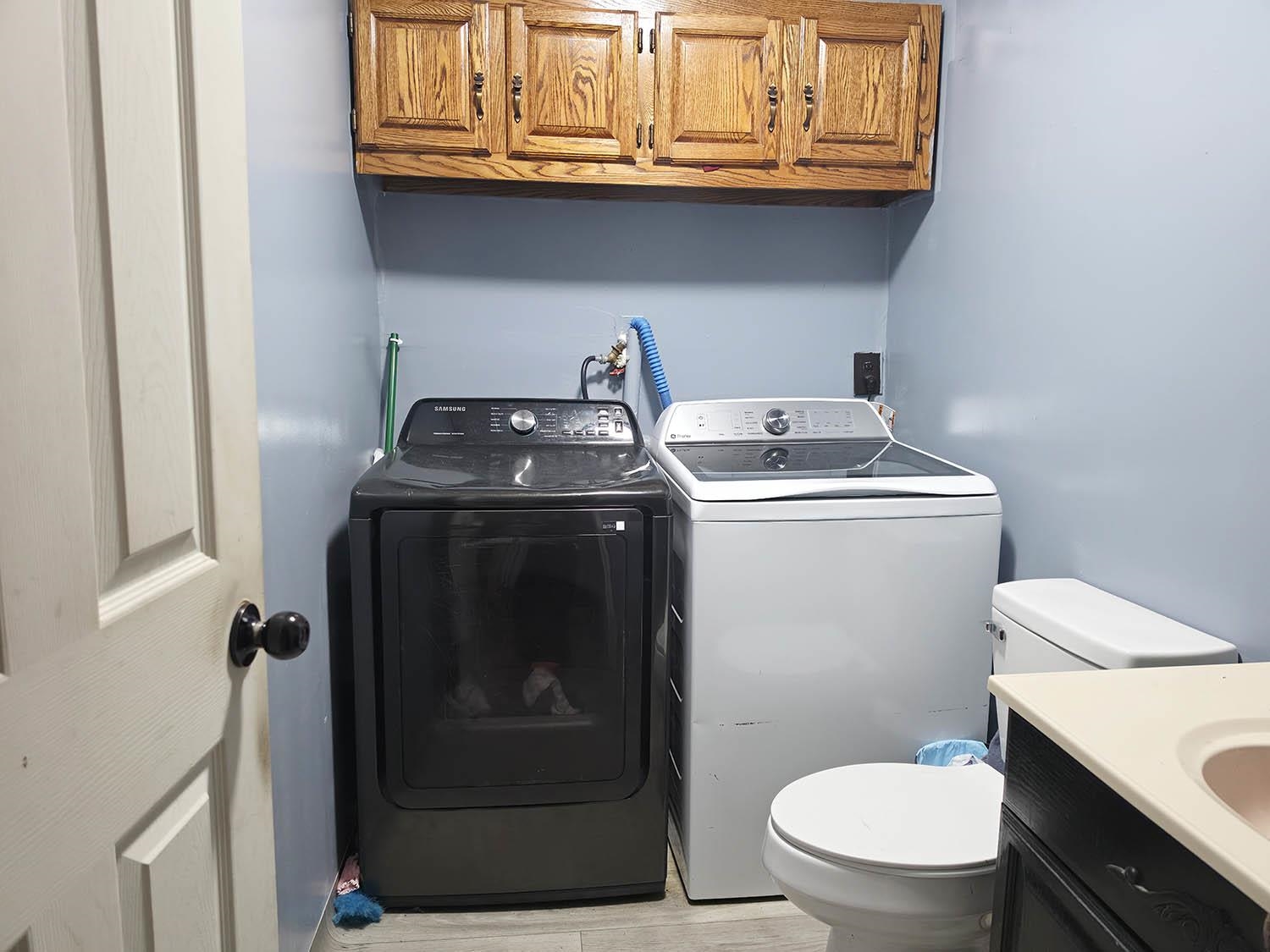 1st Floor Bath/Laundry - Front House