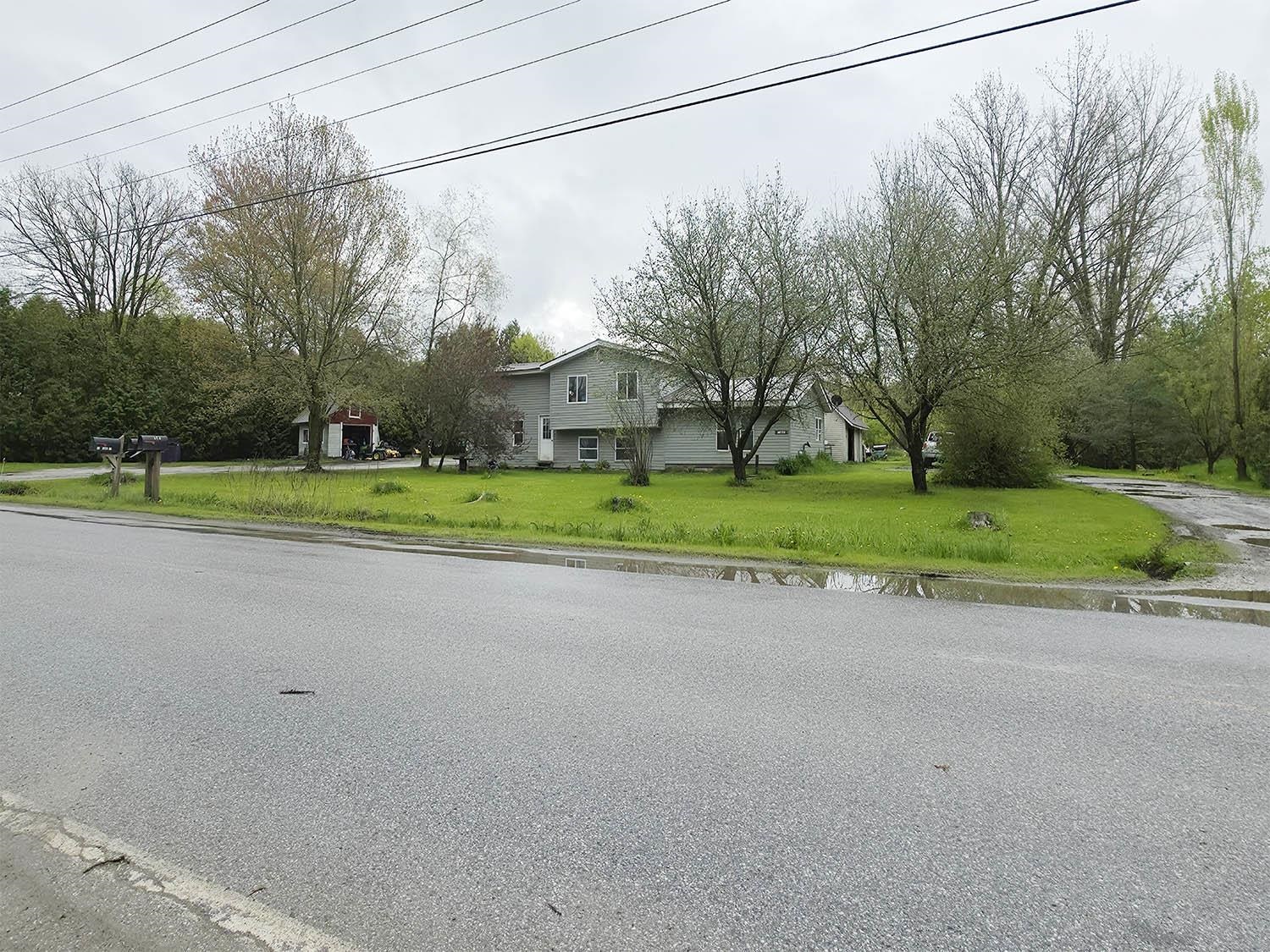 2 Driveways!