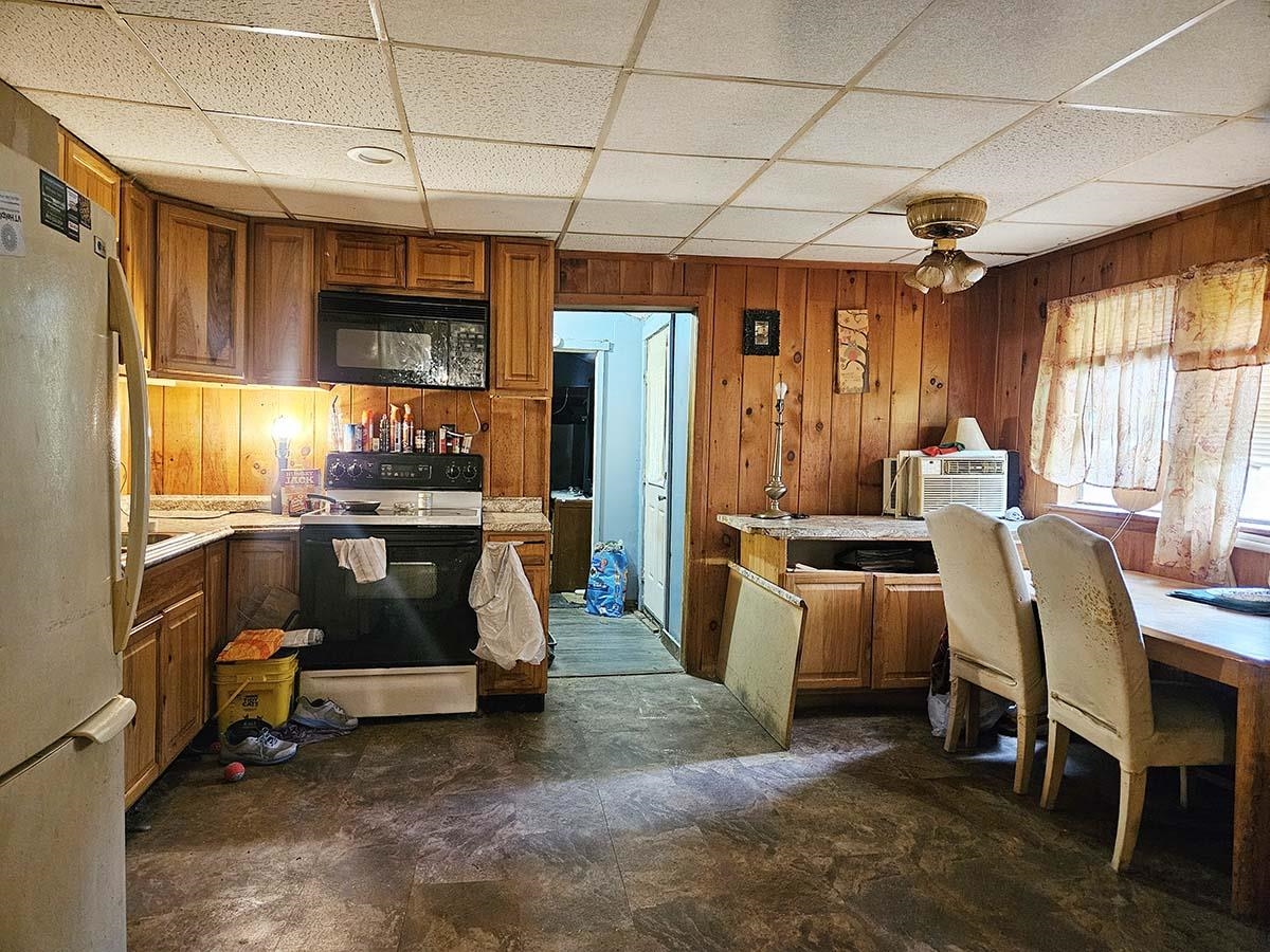 Kitchen - Side Apt