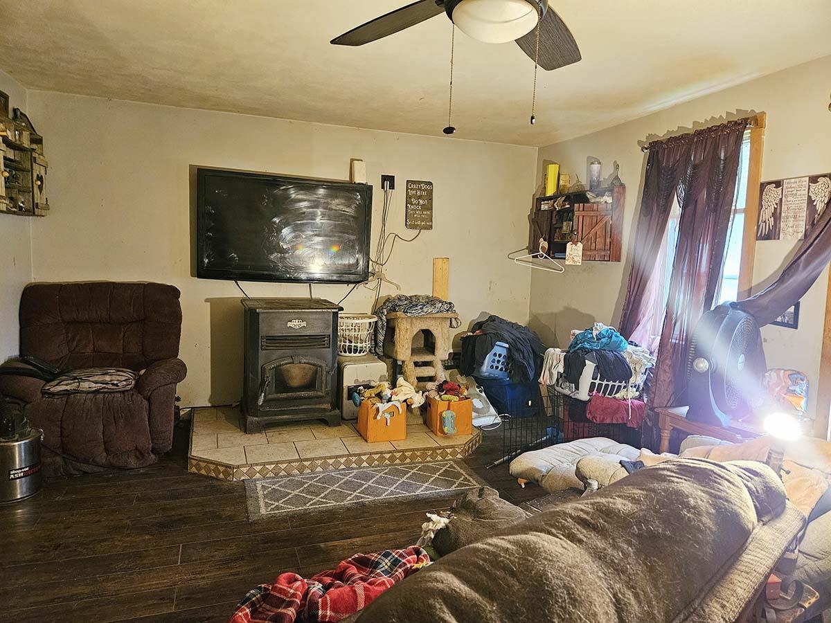 Living Room - Side Apt