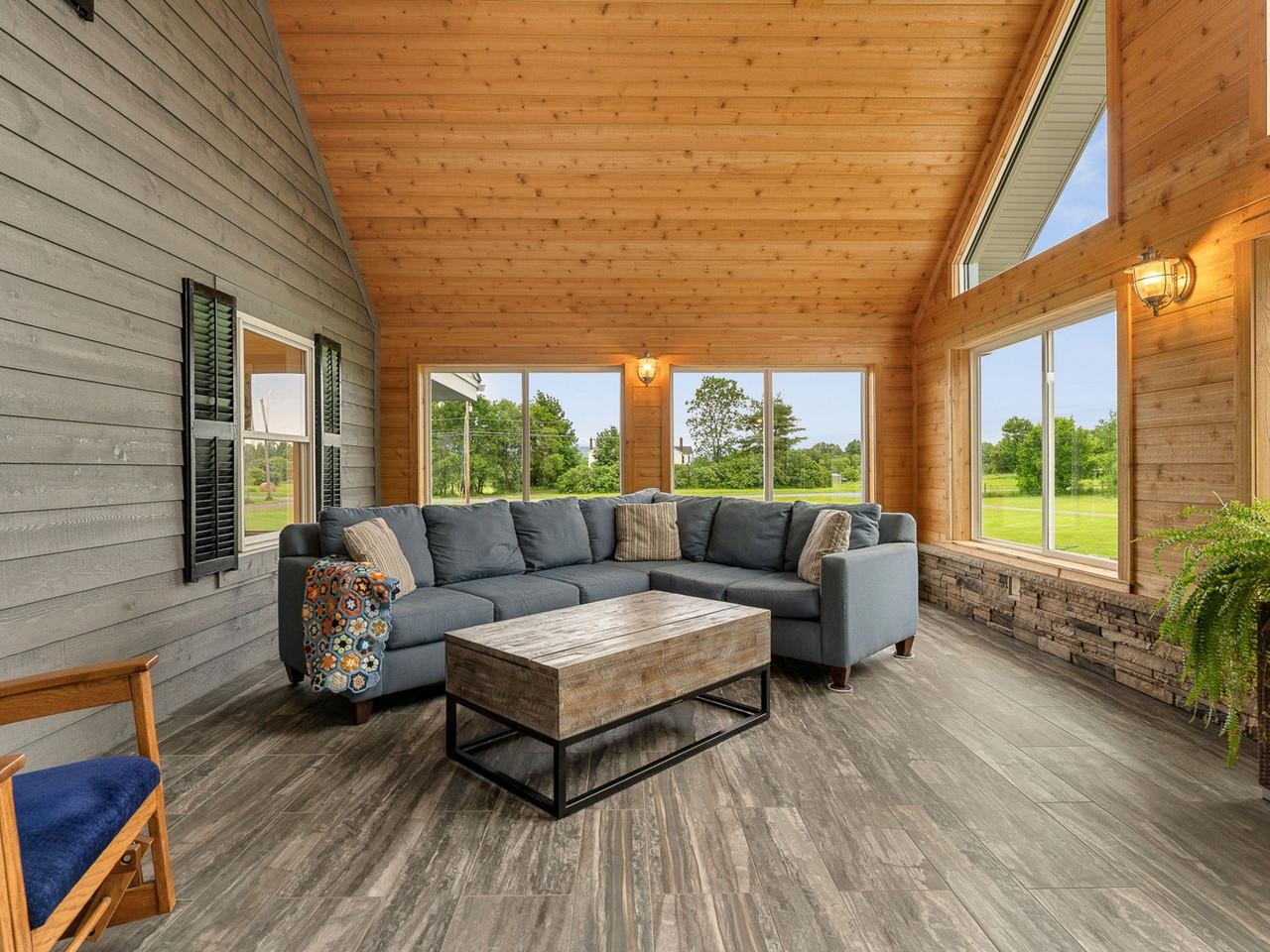 1233 Satterly Road