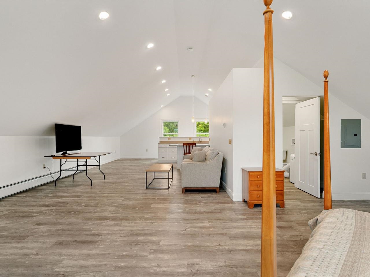 1233 Satterly Road