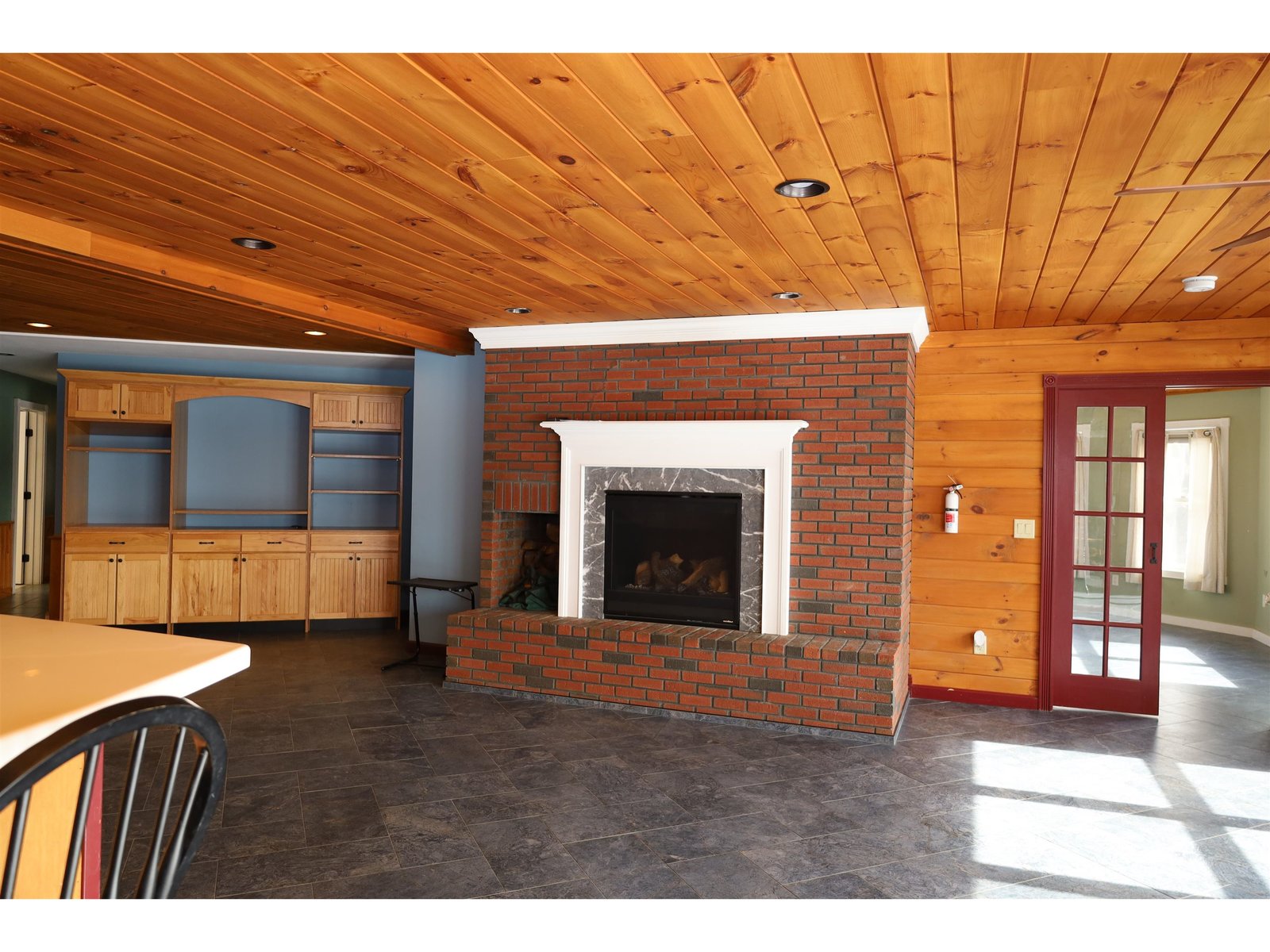 1235 Rogers Hill