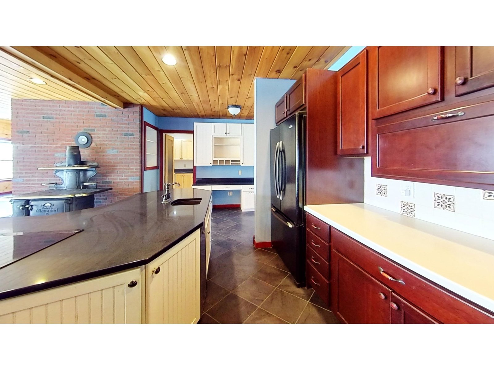 1235 Rogers Hill