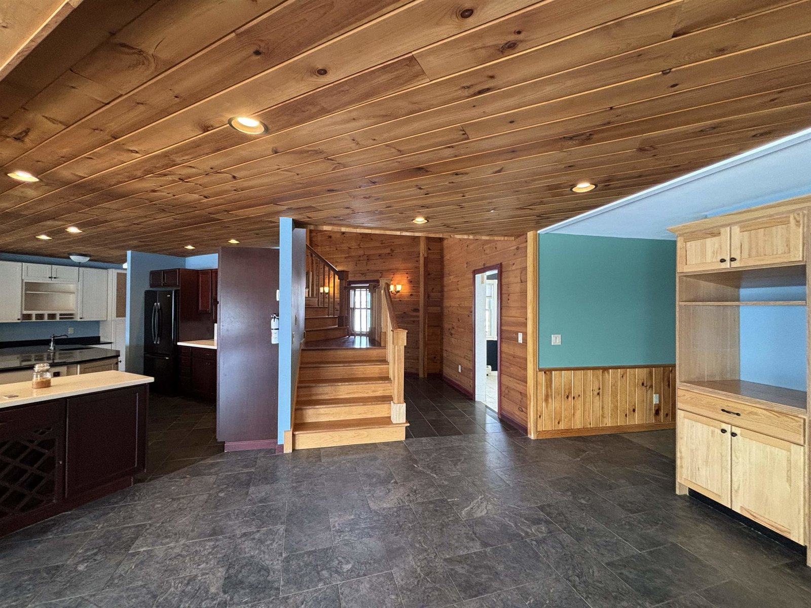 1235 Rogers Hill