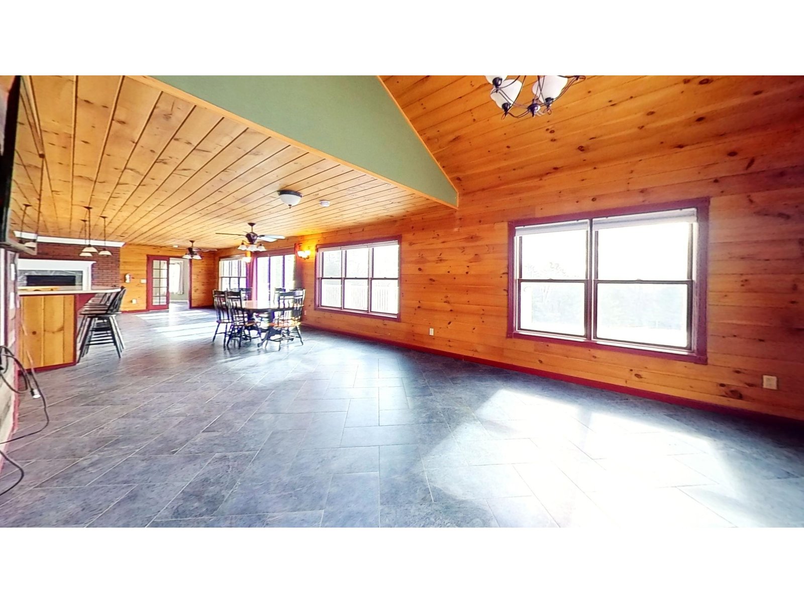 1235 Rogers Hill