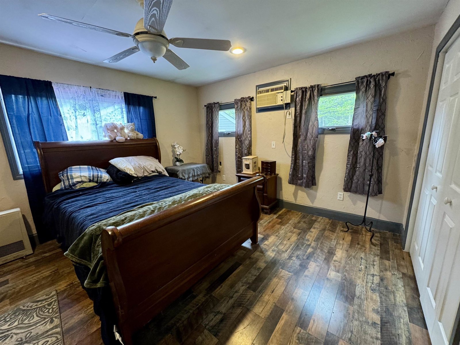 1238 Halls Lake Road