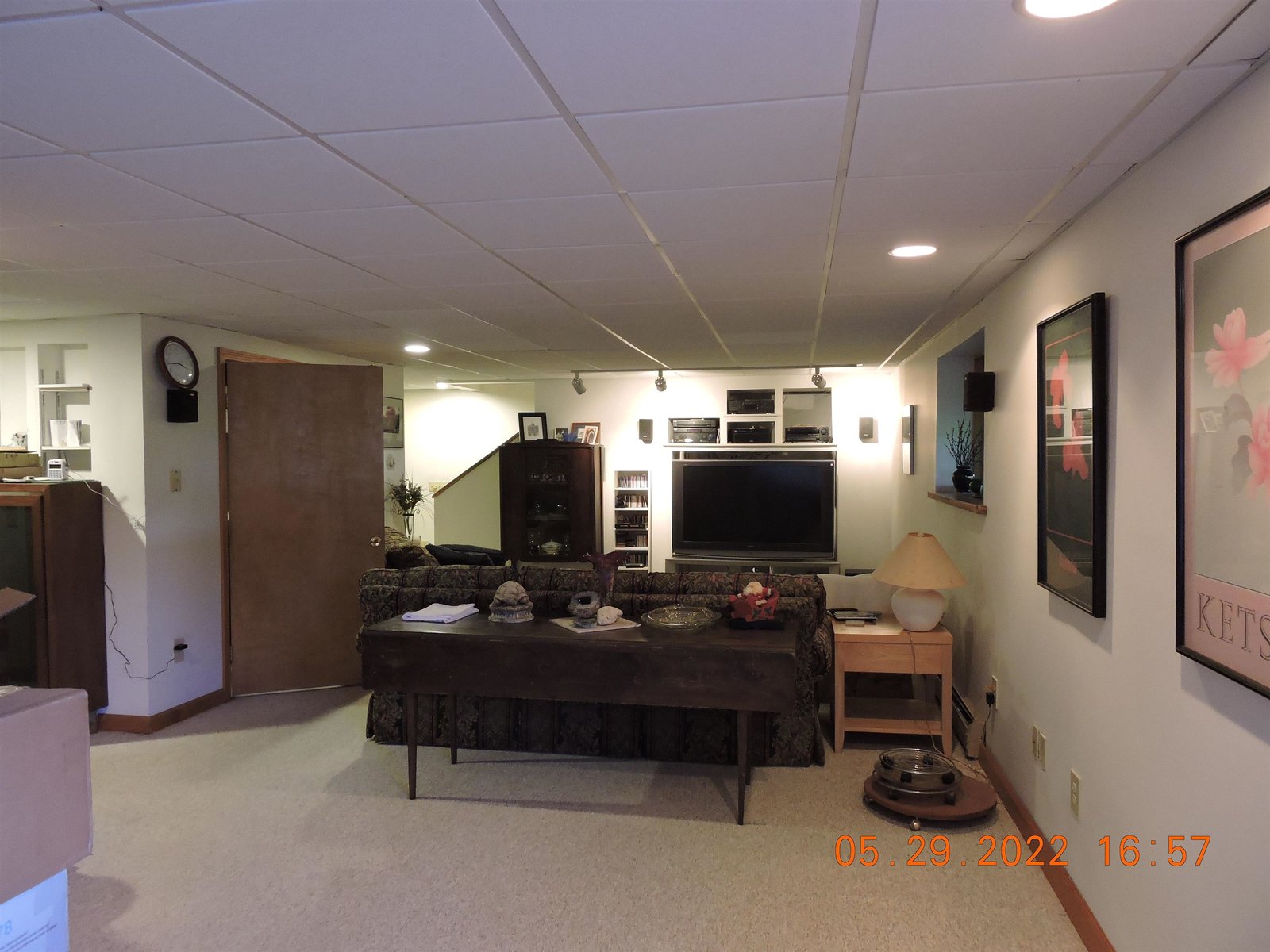 Entertaiment area basement