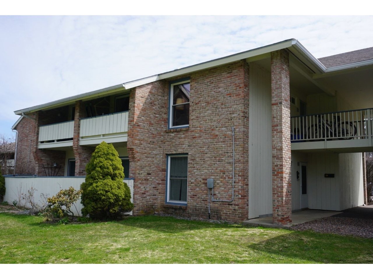 124 Ledgewood Circle, Unit 102