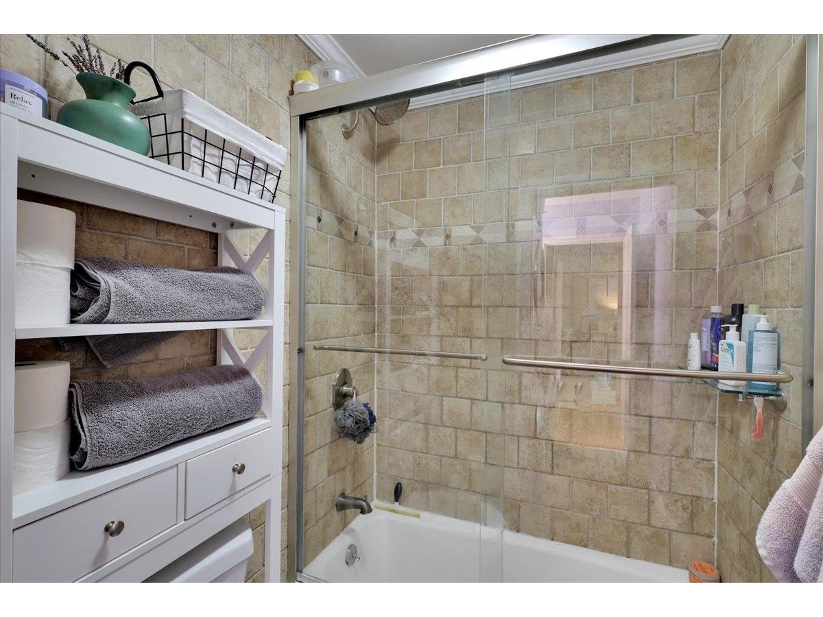 124 Ledgewood Circle, Unit 202