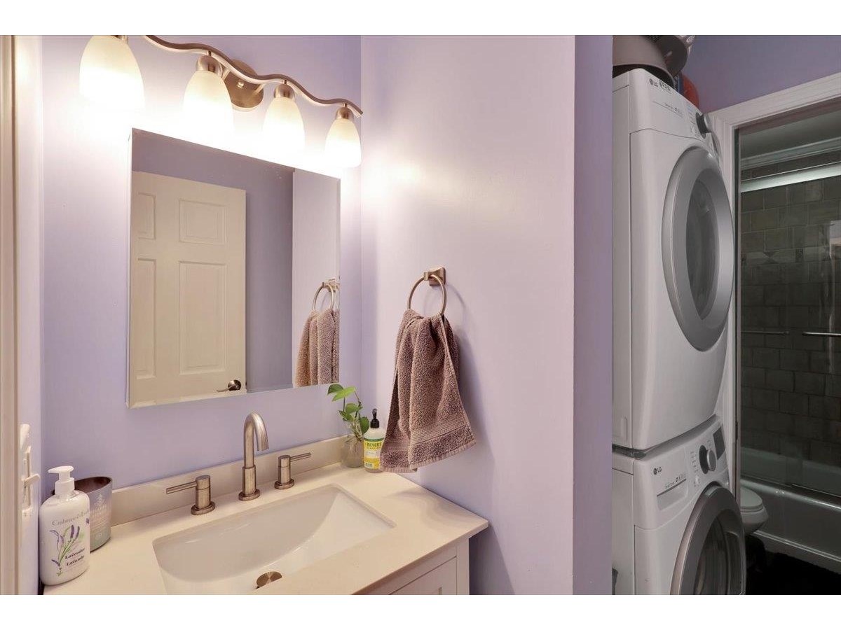 124 Ledgewood Circle, Unit 202