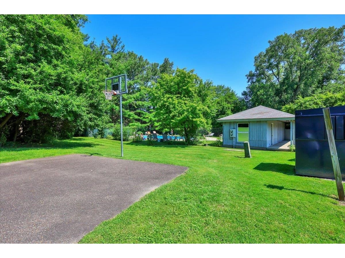 124 Ledgewood Circle, Unit 202