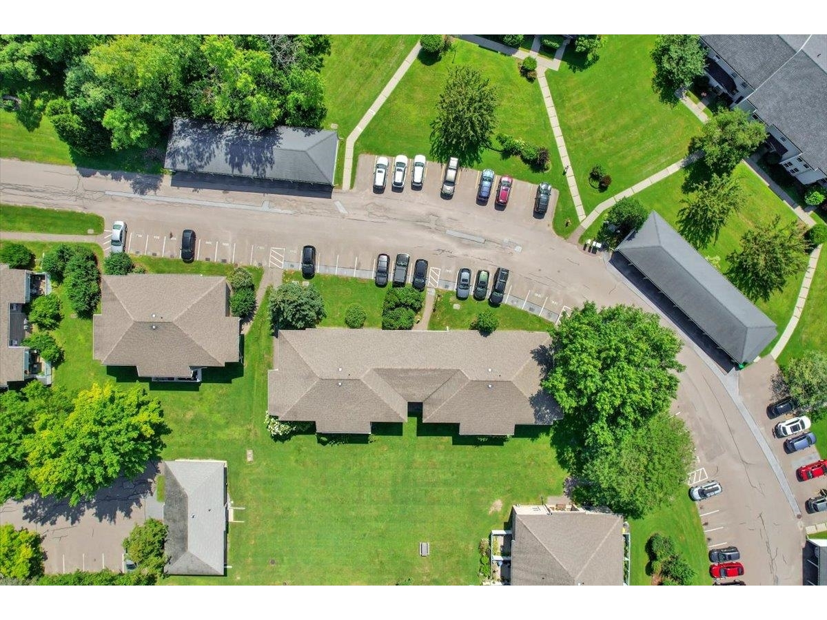124 Ledgewood Circle, Unit 202