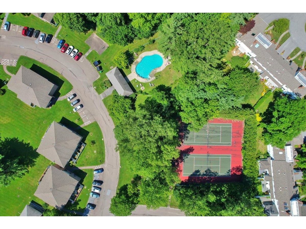 124 Ledgewood Circle, Unit 202