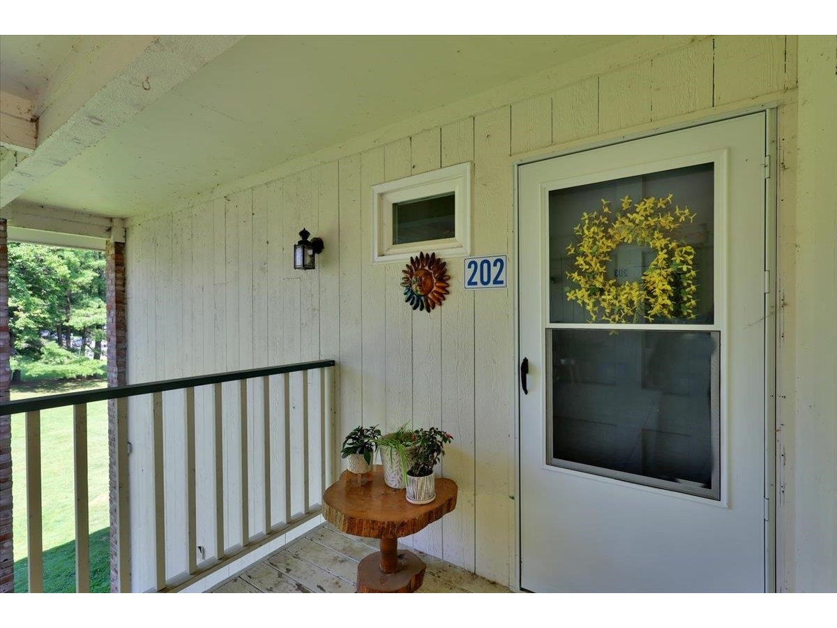 124 Ledgewood Circle, Unit 202