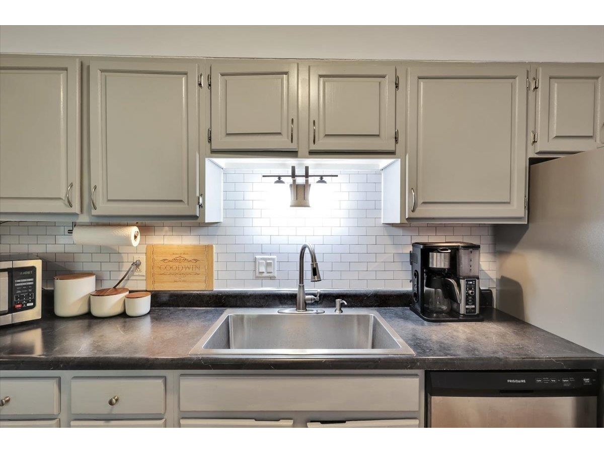 124 Ledgewood Circle, Unit 202