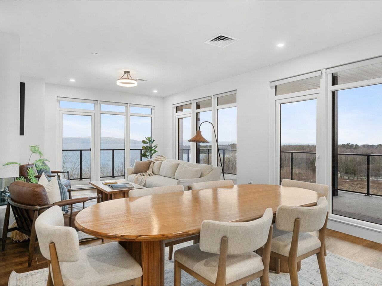 Dining looking to lake!