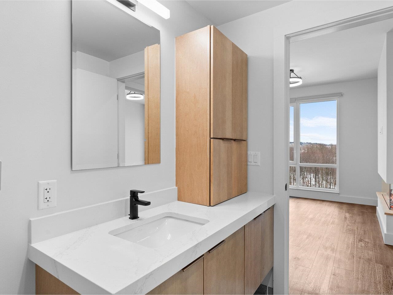 Floating vanity in bathroom