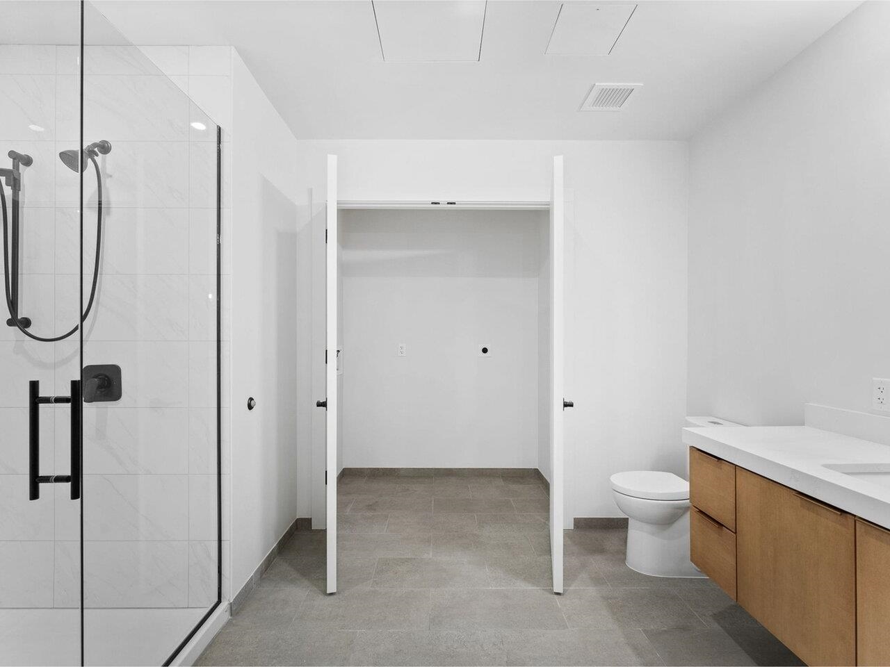 3/4 bathroom in primary BA