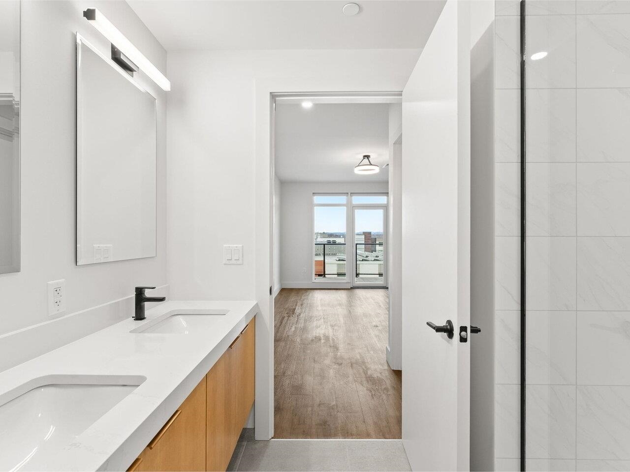 Looking to primary bedroom