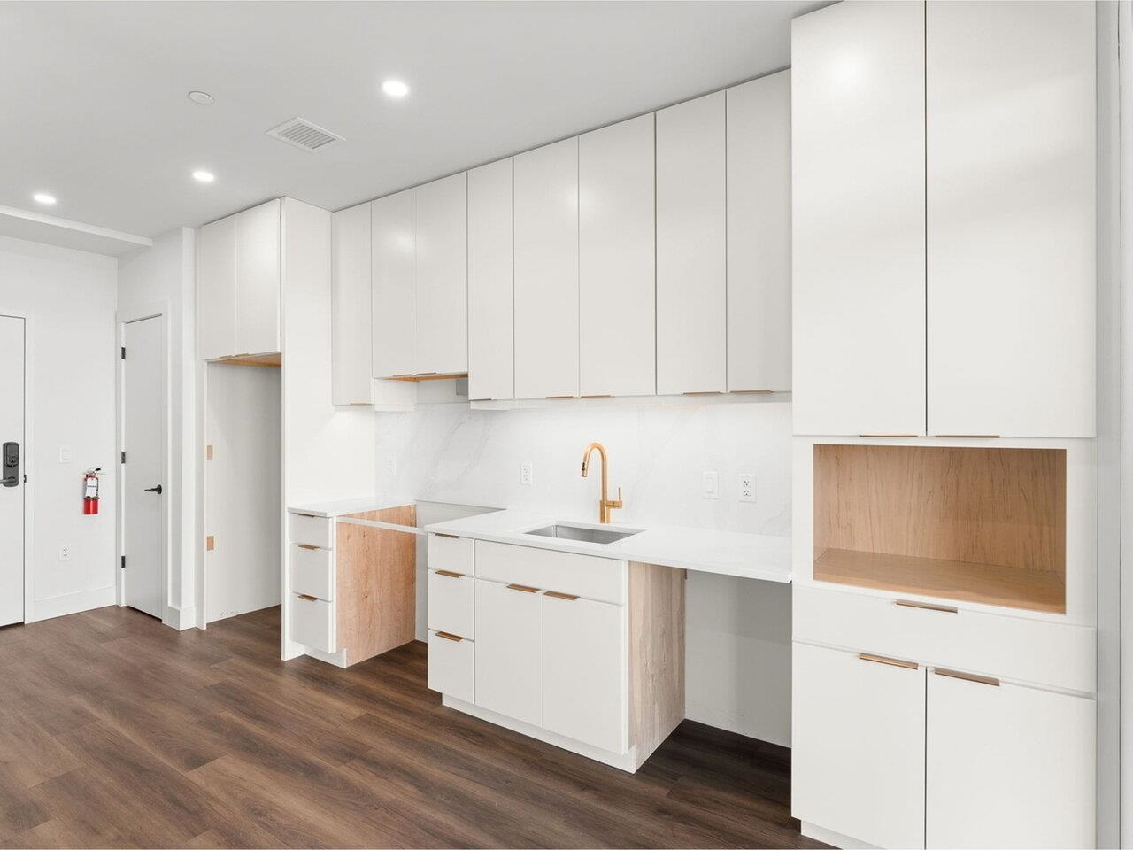 125 Cambrian Way, Unit 604