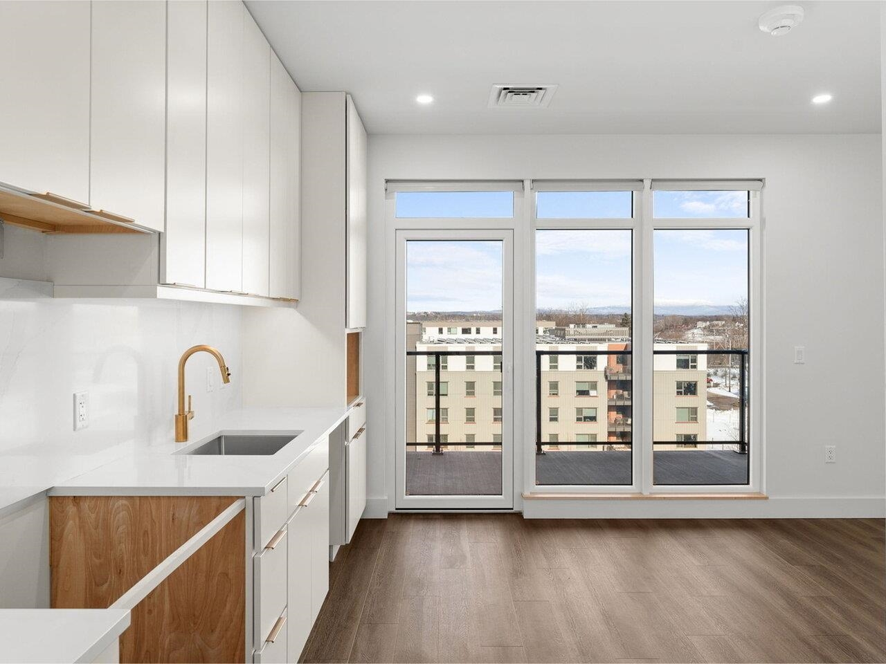 125 Cambrian Way, Unit 604