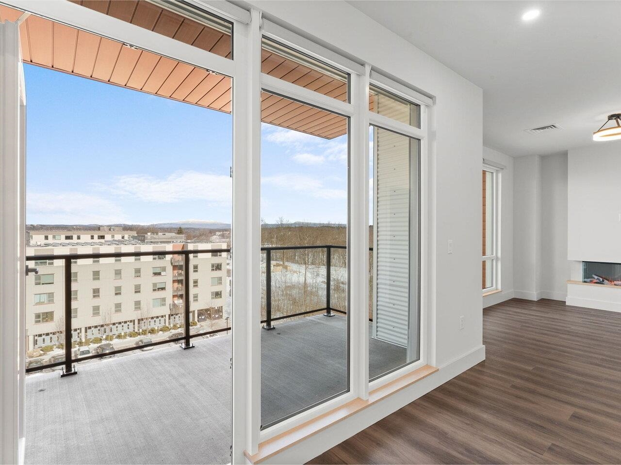 125 Cambrian Way, Unit 604
