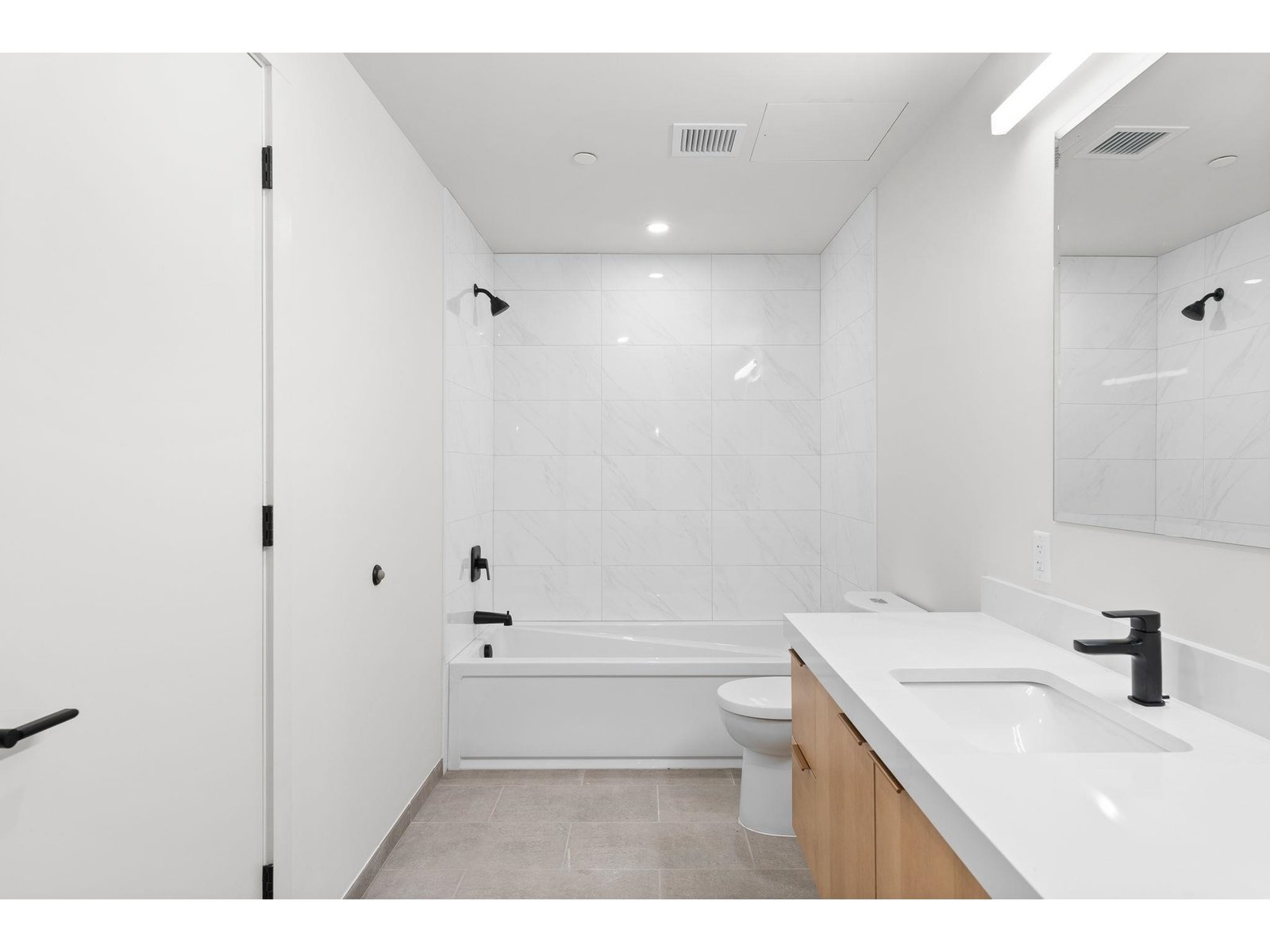 125 Cambrian Way, Unit 605