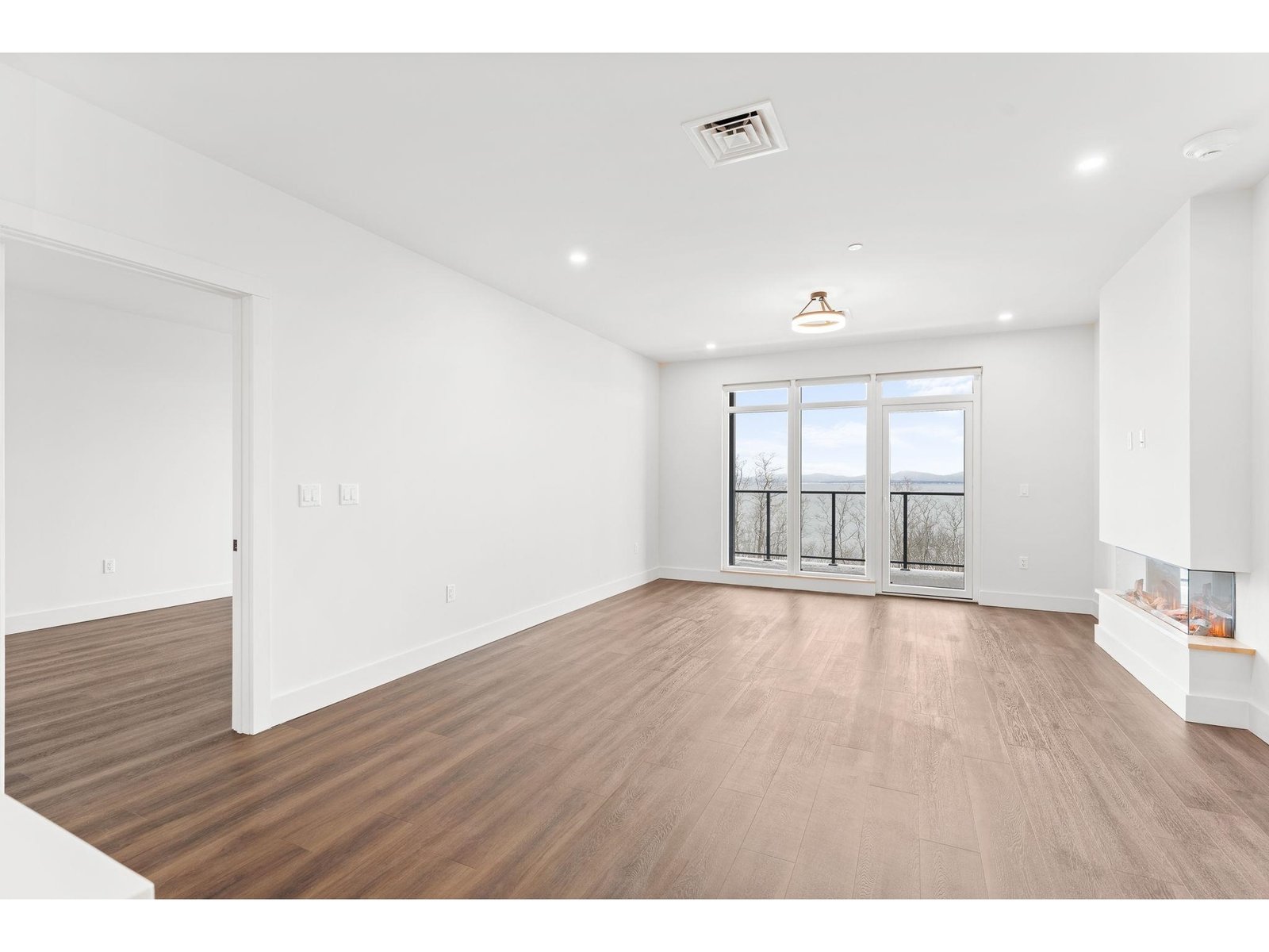 125 Cambrian Way, Unit 605