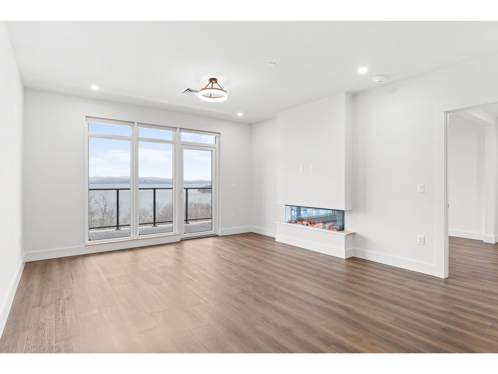 125 Cambrian Way, Unit 605