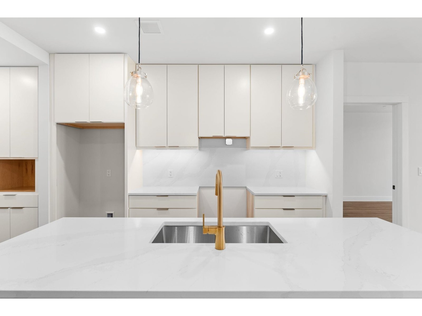 125 Cambrian Way, Unit 605