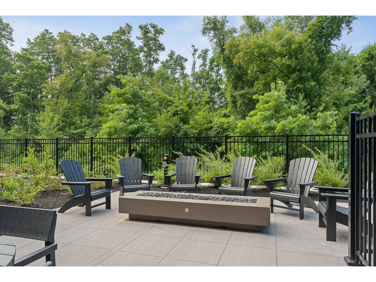 125 Cambrian Way, Unit 605