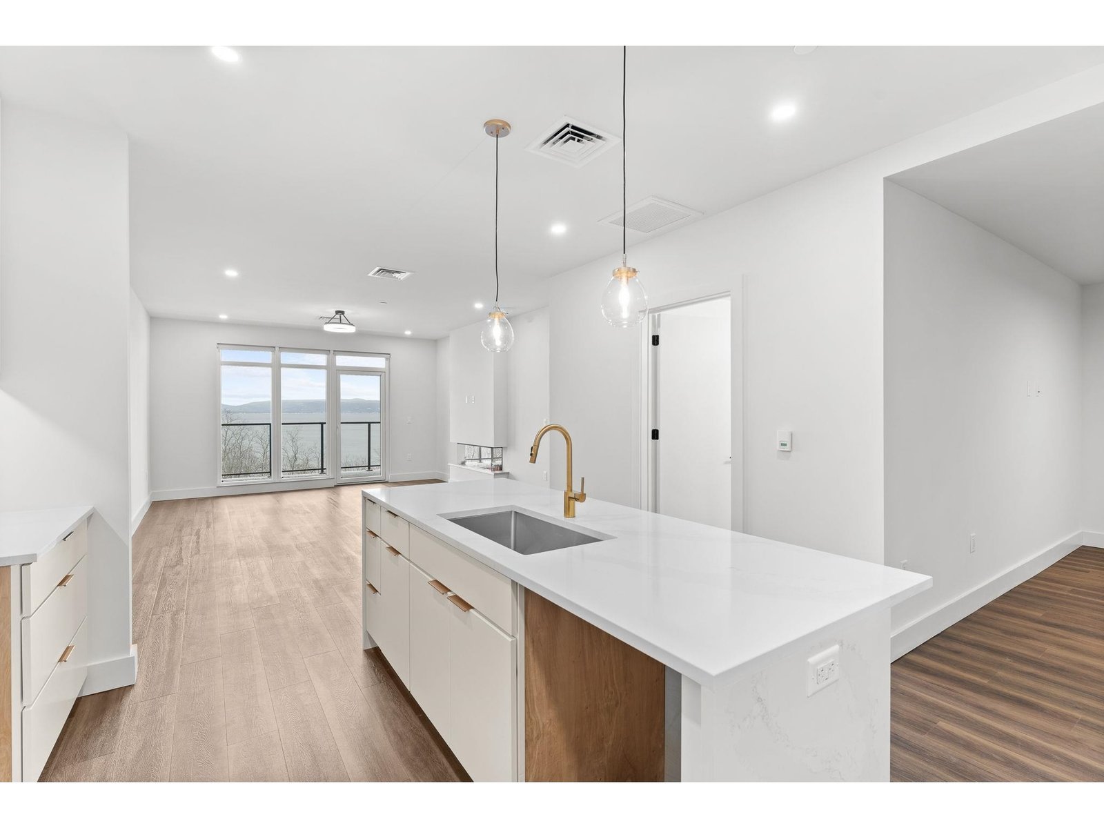 125 Cambrian Way, Unit 605