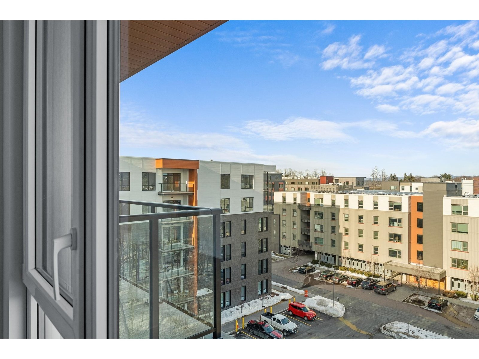 125 Cambrian Way, Unit 606