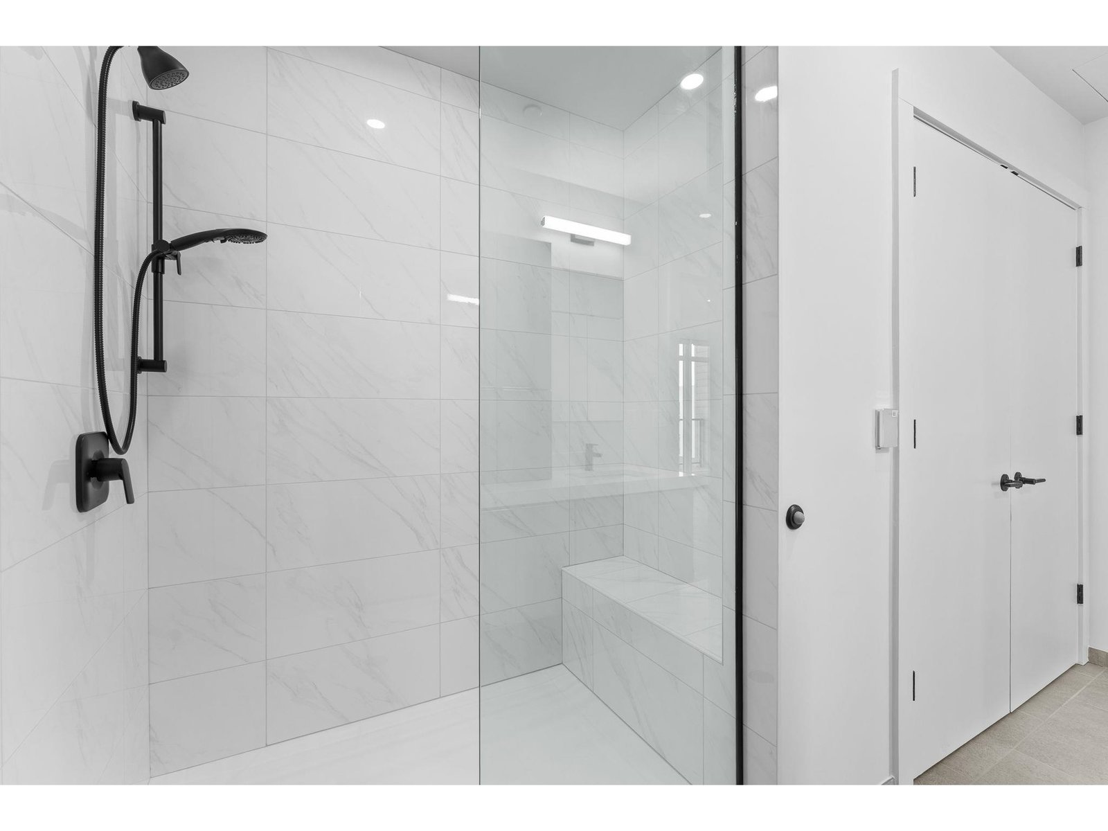 125 Cambrian Way, Unit 606