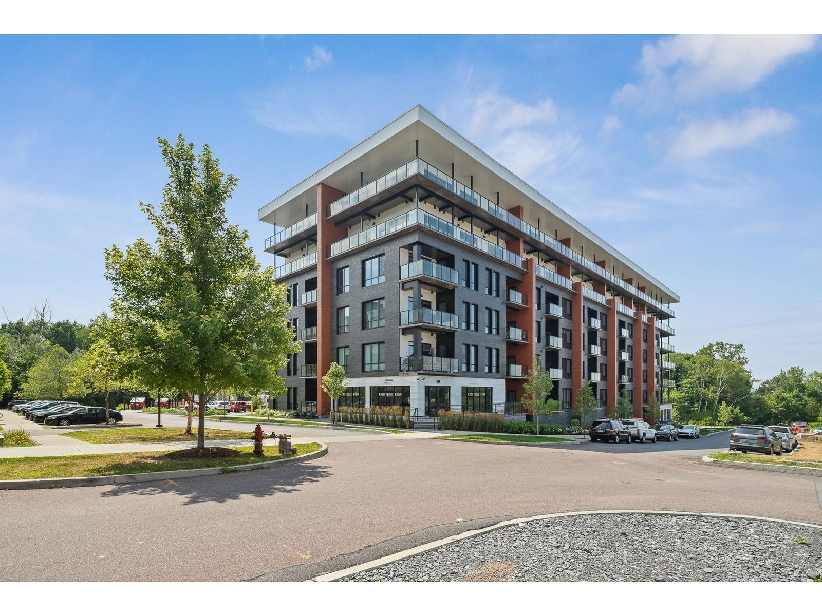 125 Cambrian Way, Unit 606