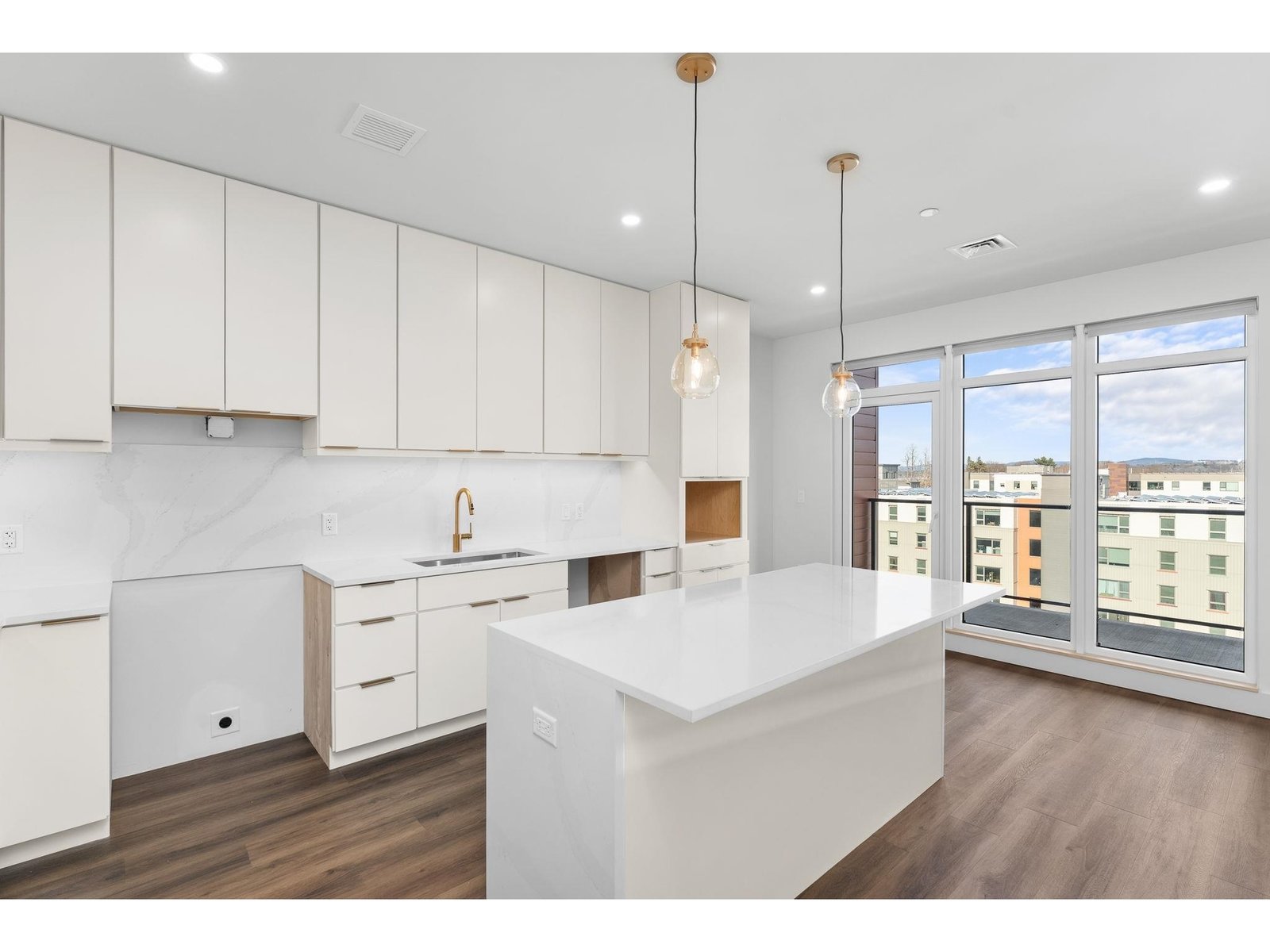 125 Cambrian Way, Unit 606