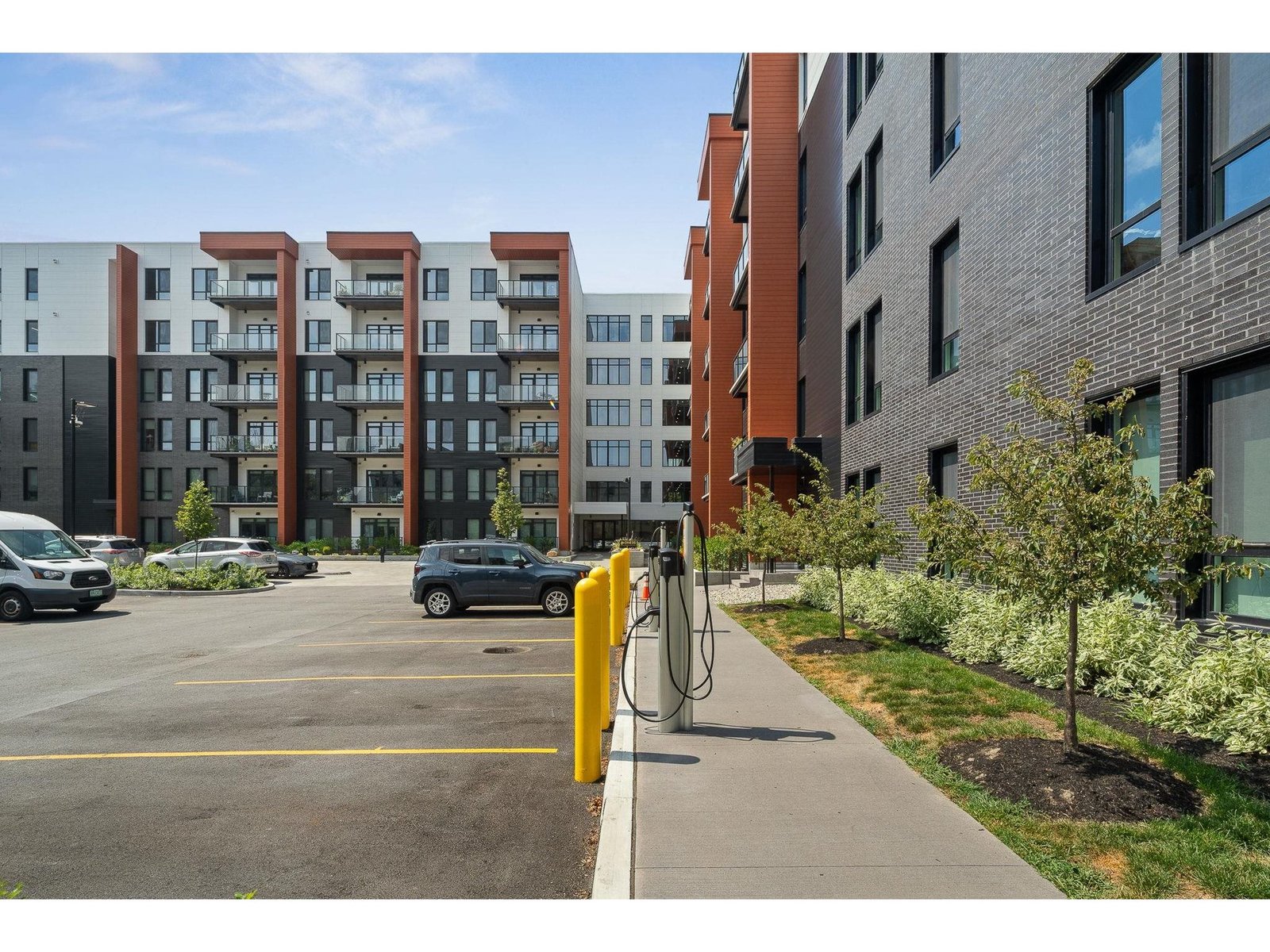 125 Cambrian Way, Unit 606