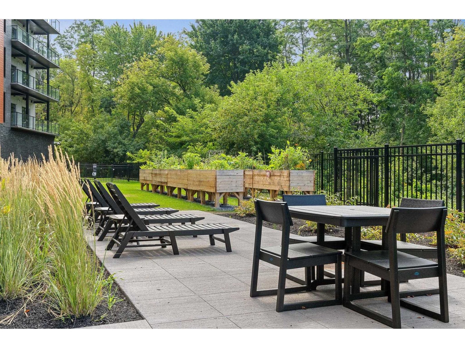 125 Cambrian Way, Unit 606
