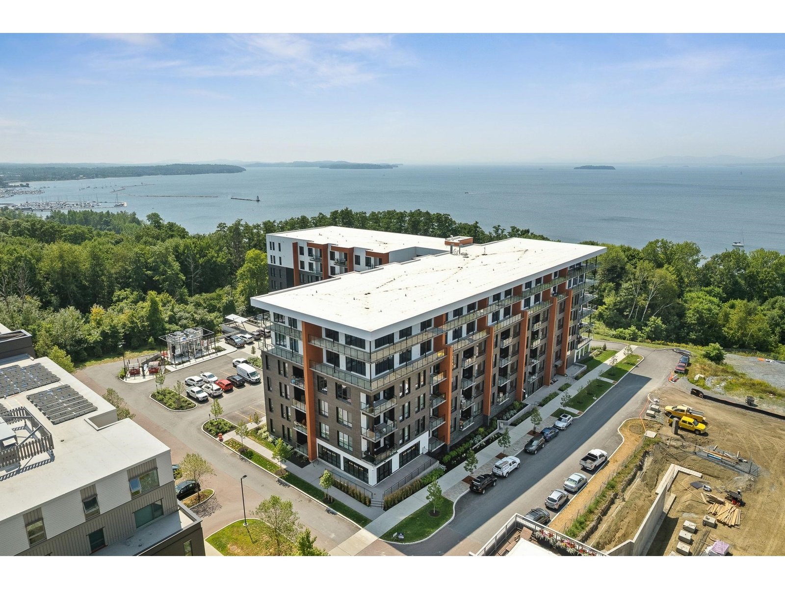125 Cambrian Way, Unit 606