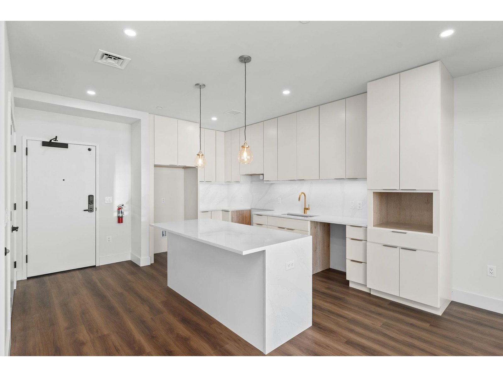 125 Cambrian Way, Unit 606