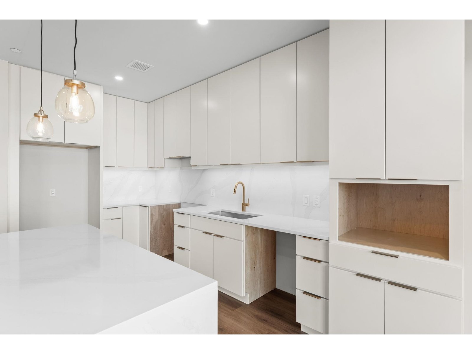 125 Cambrian Way, Unit 606