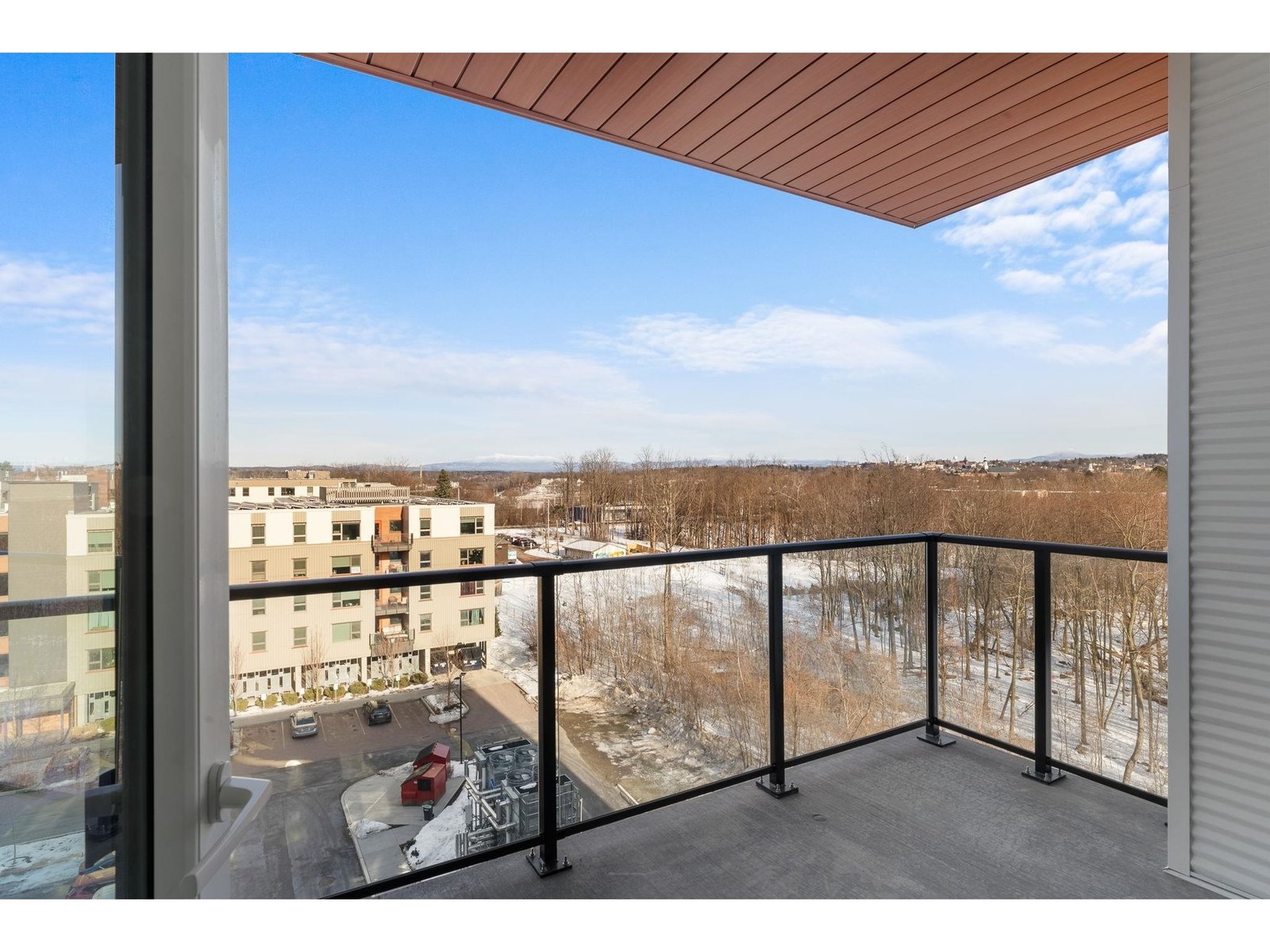 125 Cambrian Way, Unit 606
