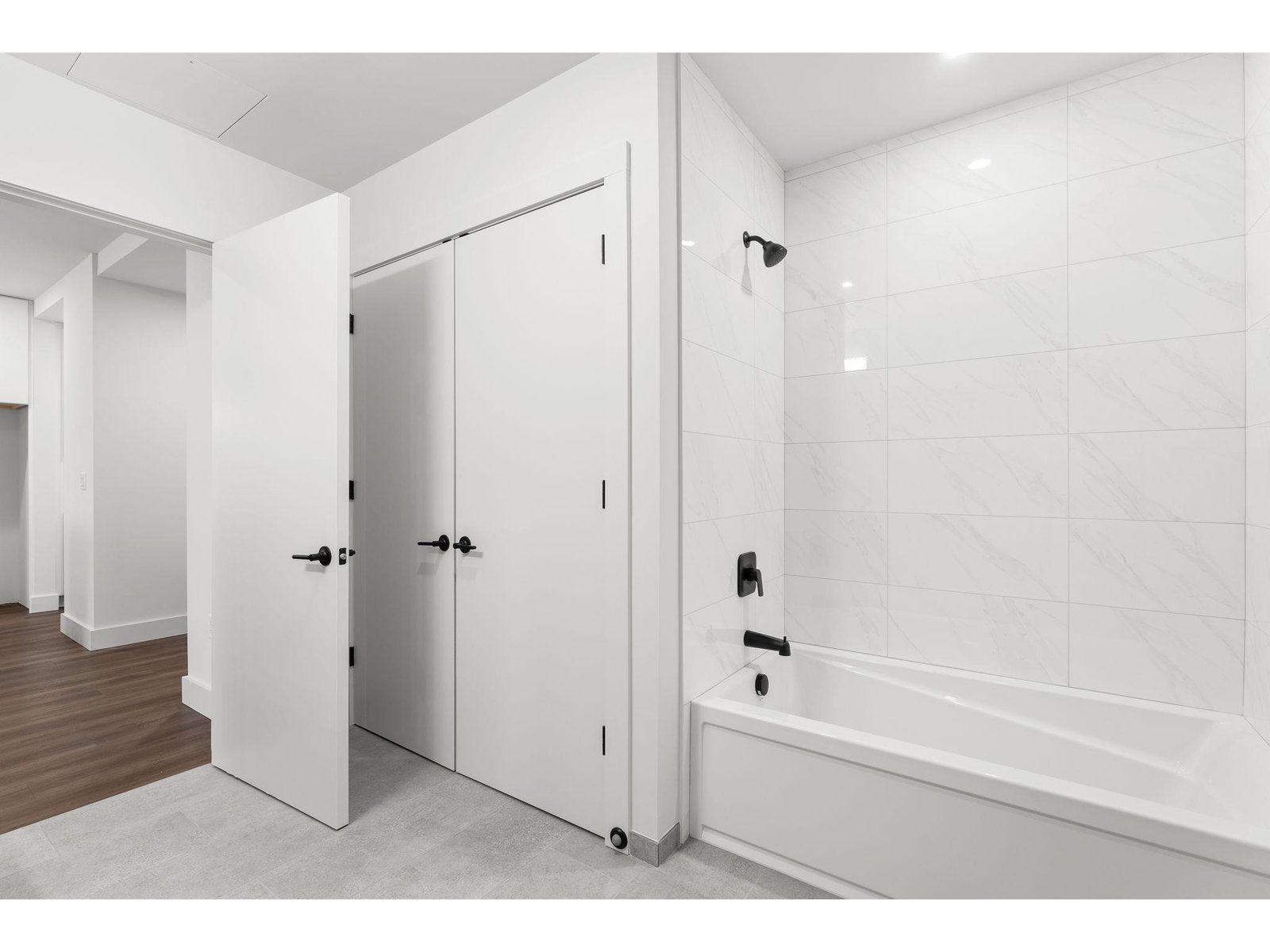 125 Cambrian Way, Unit 613