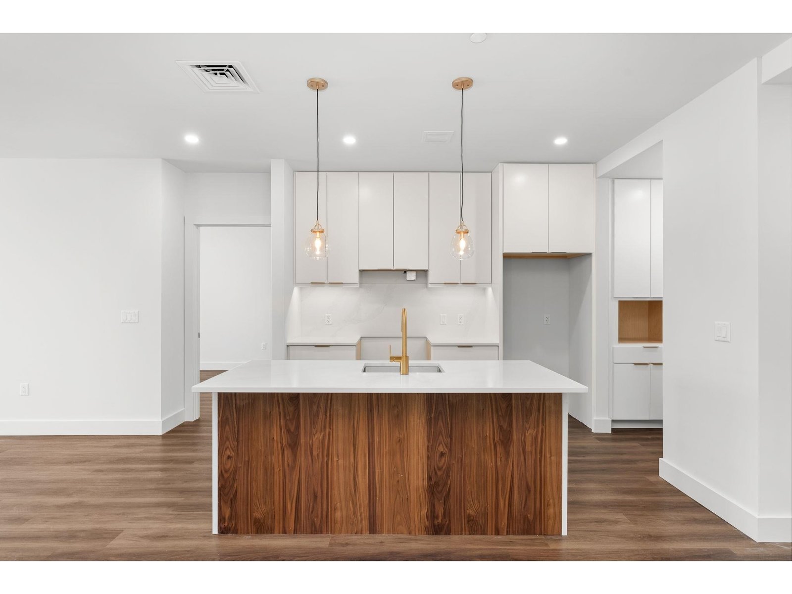 125 Cambrian Way, Unit 613