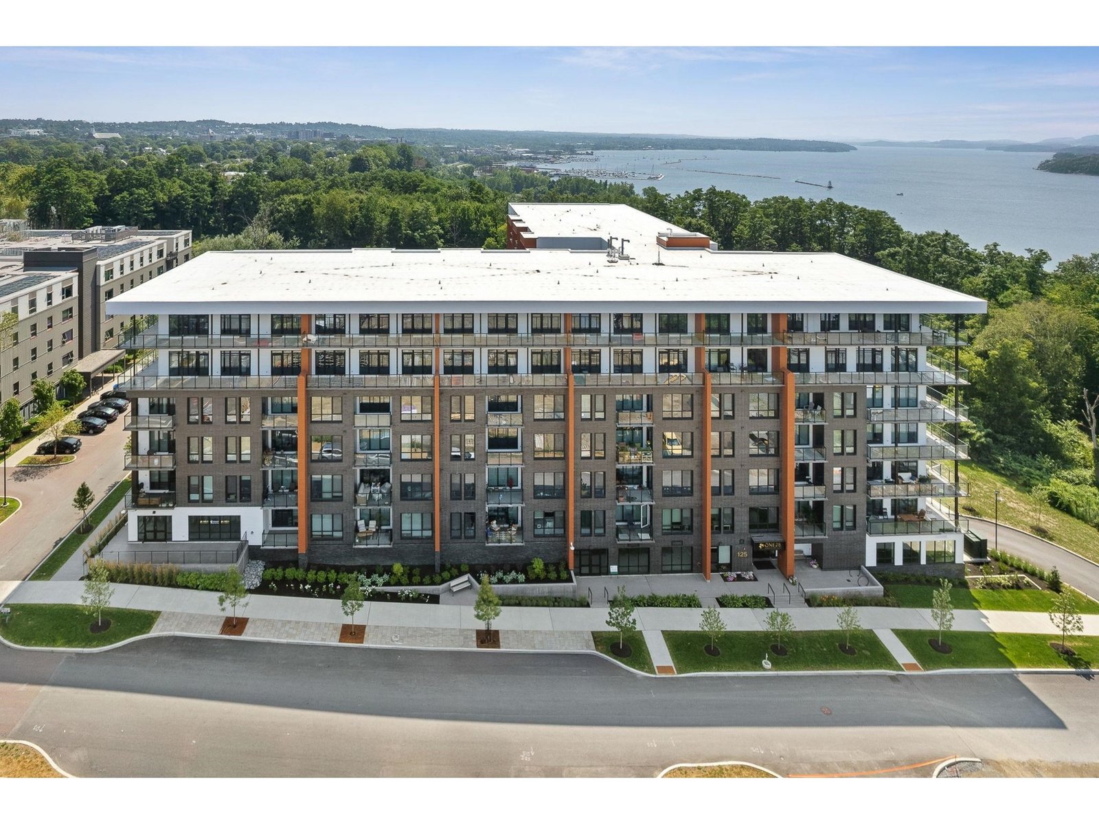 125 Cambrian Way, Unit 613