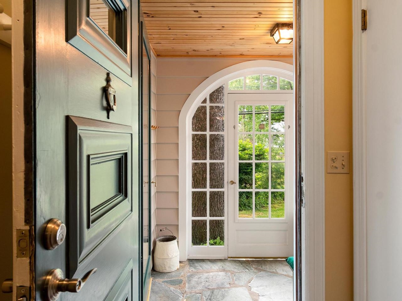 Enclosed porch entry