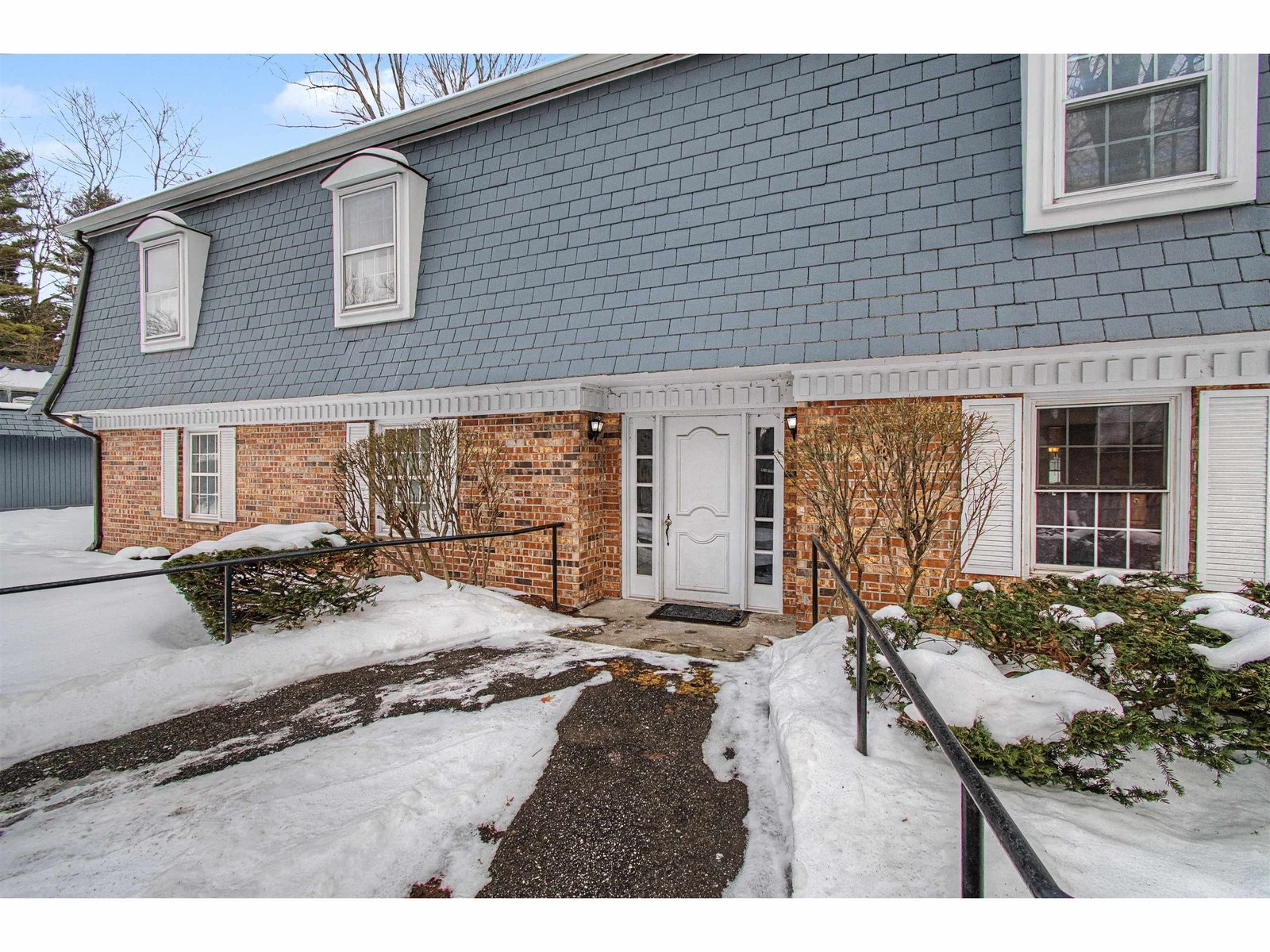 125 Kennedy Drive, Unit 10